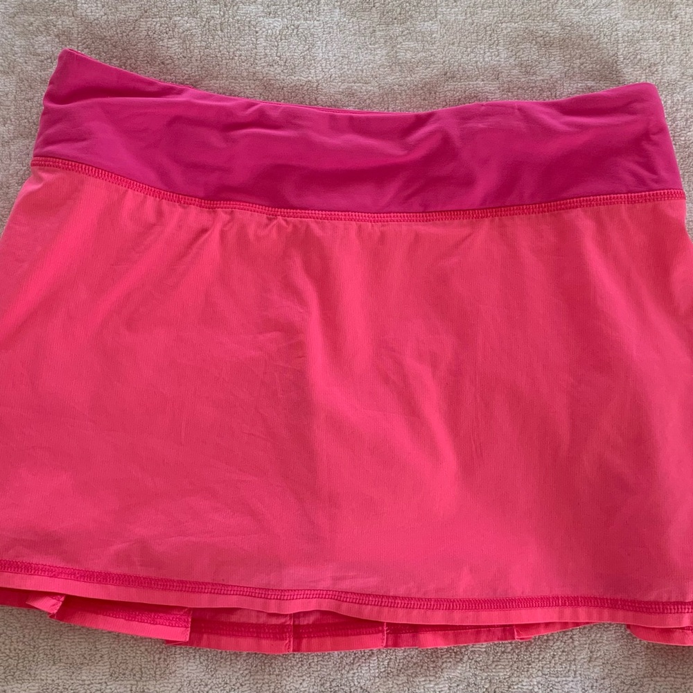 Lulu Lemon - Pace Setter Skort  size 4. - Neon Pink
